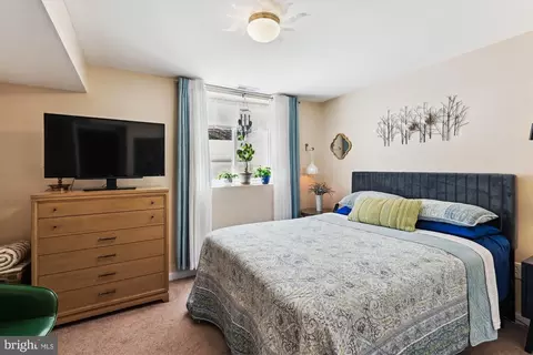 Bedroom - 2104 Harbor Dr, Annapolis, MD 21409 photo 5 of 11