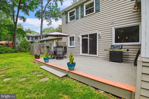 Exterior - 2104 Harbor Dr, Annapolis, MD 21409 photo 14 of 24