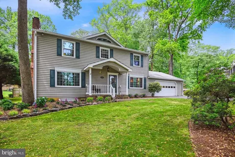Exterior - 2104 Harbor Dr, Annapolis, MD 21409 photo 8 of 24