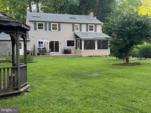 Exterior - 2104 Harbor Dr, Annapolis, MD 21409 photo 4 of 24