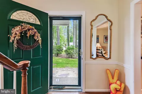 Entry Way - 2104 Harbor Dr, Annapolis, MD 21409 photo 1 of 3