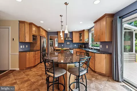 Kitchen - 2104 Harbor Dr, Annapolis, MD 21409 photo 2 of 4