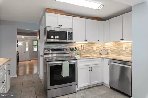 Kitchen - 735 Cottage Dr, Arnold, MD 21012 photo 2 of 4