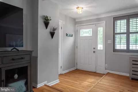 Entry Way - 735 Cottage Dr, Arnold, MD 21012 photo 1 of 6