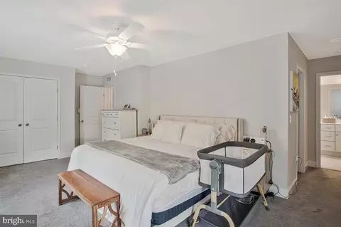 Bedroom - 1636 Chesapeake Ln, Edgewater, MD 21037 photo 4 of 6