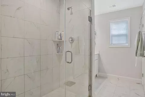Bath - 1636 Chesapeake Ln, Edgewater, MD 21037 photo 1 of 1