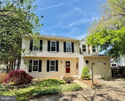 2093 Lower Ct, Crofton, MD 21114