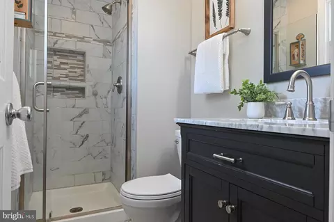 Bath - 857 Spriggs Ct, Arnold, MD 21012 photo 1 of 3
