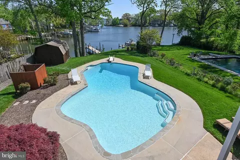 857 Spriggs Ct, Arnold, MD 21012