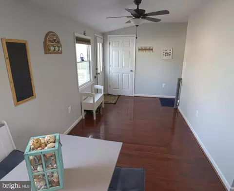 Entry Way - 221 Arundel Rd, Pasadena, MD 21122 photo 3 of 4