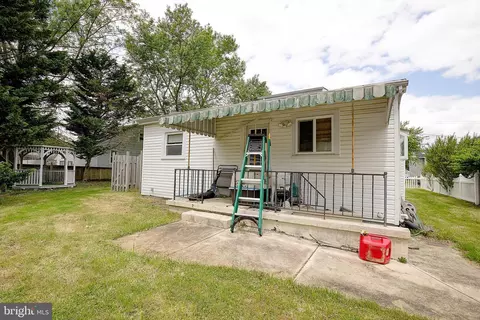 Exterior - 807 Riverside Dr, Pasadena, MD 21122 photo 4 of 7