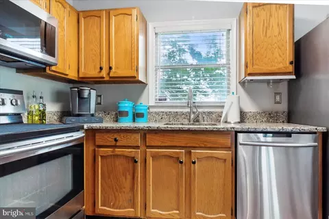 8103 Escalon Ave, Pasadena, MD 21122 photo 3