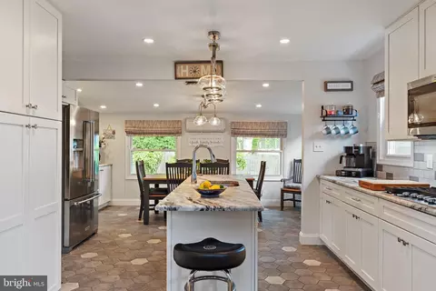 111 Linden Ave, Pasadena, MD 21122 photo 12