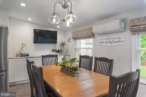 111 Linden Ave, Pasadena, MD 21122 photo 16