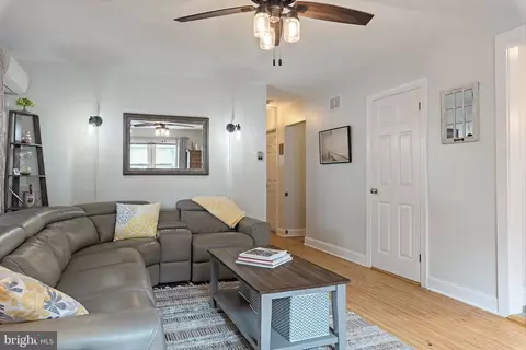 111 Linden Ave, Pasadena, MD 21122 photo 8