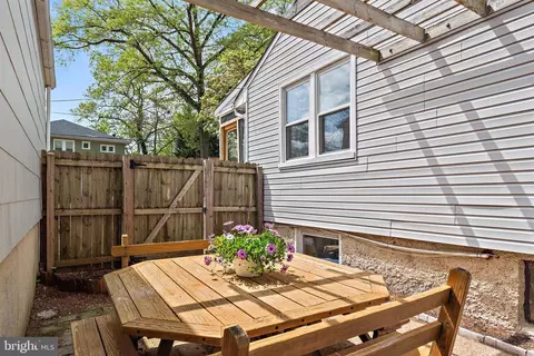 111 Linden Ave, Pasadena, MD 21122 photo 32