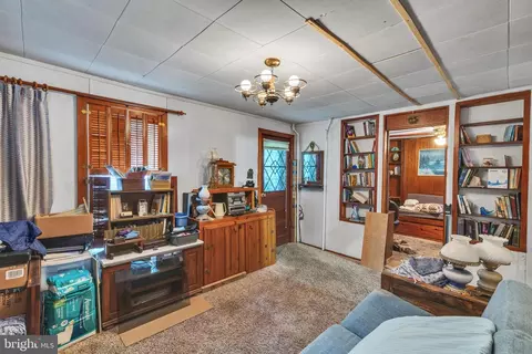 8235 Elvaton Dr, Pasadena, MD 21122 photo 5