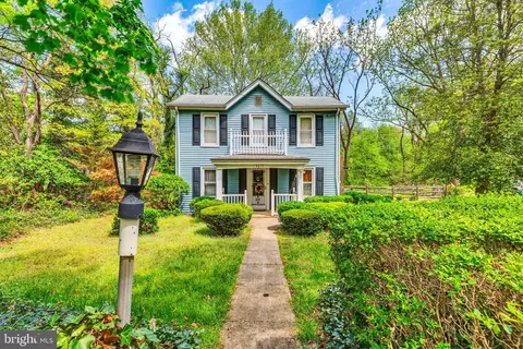 8235 Elvaton Dr, Pasadena, MD 21122