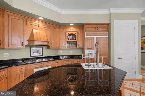 Kitchen - 285 Eagle Hill Rd, Pasadena, MD 21122 photo 3 of 4