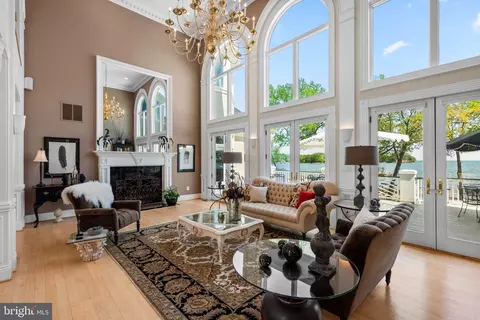 Living - 285 Eagle Hill Rd, Pasadena, MD 21122 photo 3 of 4