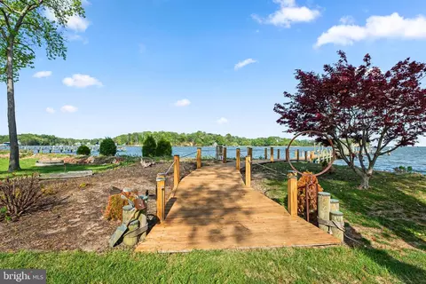 Exterior - 285 Eagle Hill Rd, Pasadena, MD 21122 photo 11 of 14