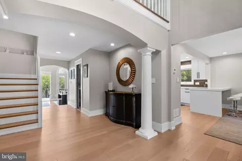 Entry Way - 910 Lynch Dr, Arnold, MD 21012 photo 1 of 2