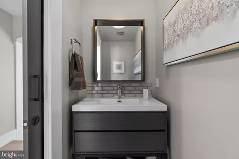 Entry Way - 910 Lynch Dr, Arnold, MD 21012 photo 2 of 2