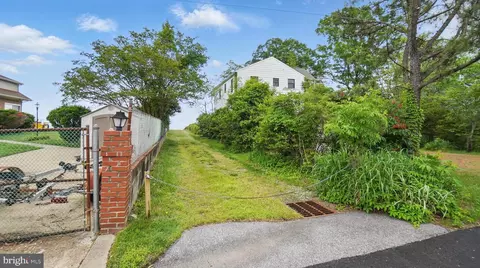 Exterior - 1936 North Ave, Pasadena, MD 21122 photo 15 of 17