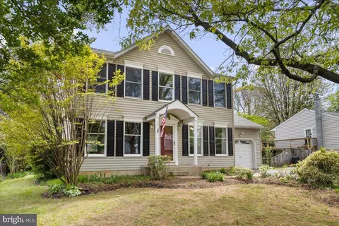 1009 Saint Margarets Dr, Annapolis, MD 21409