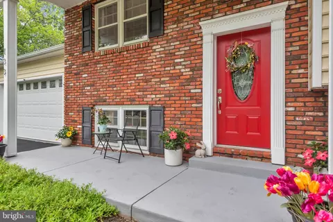 Exterior - 133 Teal Dr, Pasadena, MD 21122 photo 4 of 12