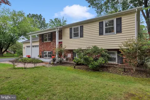 Exterior - 133 Teal Dr, Pasadena, MD 21122 photo 3 of 12