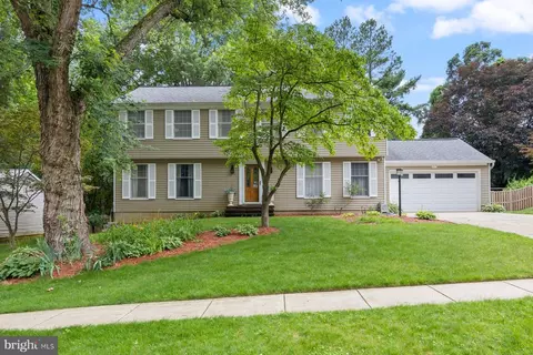 407 Golf Course Dr, Arnold, MD 21012