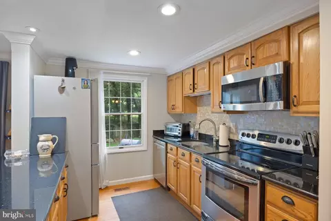 Kitchen - 407 Golf Course Dr, Arnold, MD 21012 photo 3 of 3