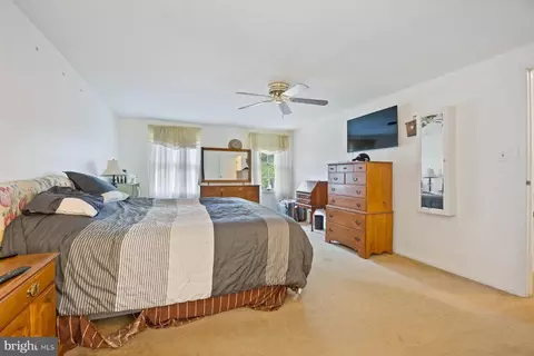 Bedroom - 407 Golf Course Dr, Arnold, MD 21012 photo 2 of 8