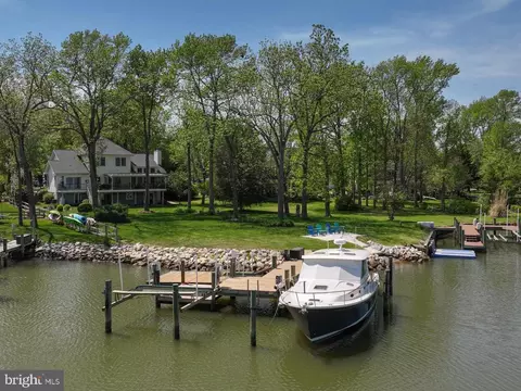 3313 Leritz Ln, Edgewater, MD 21037