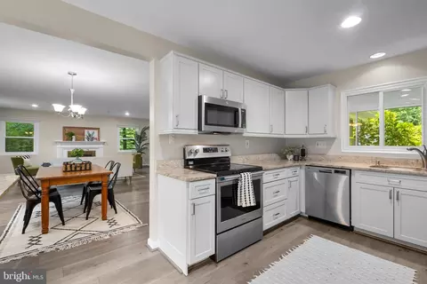 1725 Stratton Rd, Crofton, MD 21114 photo 4
