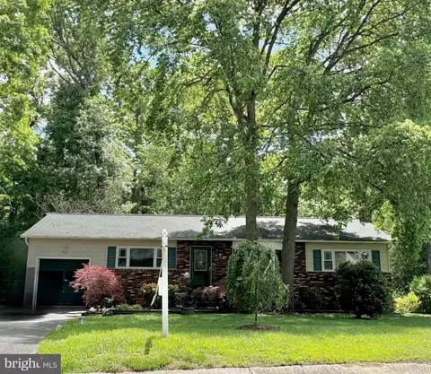 1235 Lorene Dr, Pasadena, MD 21122 photo 2