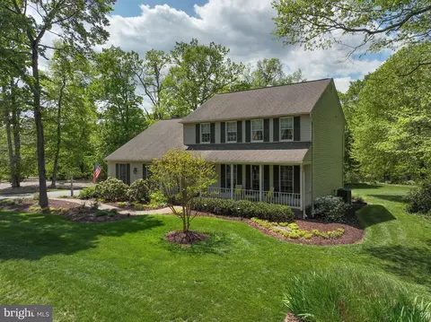 1474 Westcliff Dr, Pasadena, MD 21122