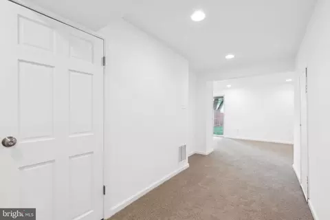 Entry Way - 1825 Jaybird Ct, Severn, MD 21144 photo 2 of 7