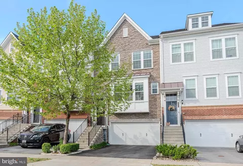 8239 Meadowood Dr, Hanover, MD 21076