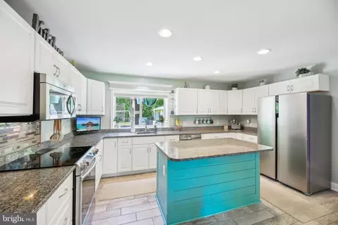 7925 Belhaven Ave, Pasadena, MD 21122 photo 12