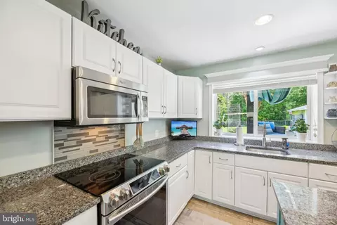 7925 Belhaven Ave, Pasadena, MD 21122 photo 14
