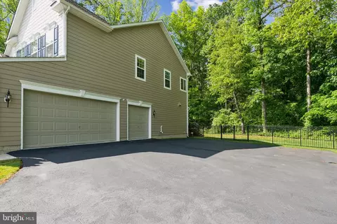 683 Loch Haven Rd, Edgewater, MD 21037 photo 2