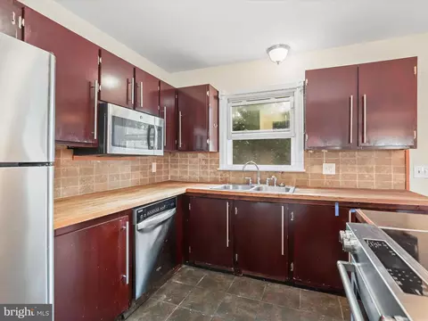 Kitchen - 1608 Havre De Grace Dr, Edgewater, MD 21037 photo 4 of 4