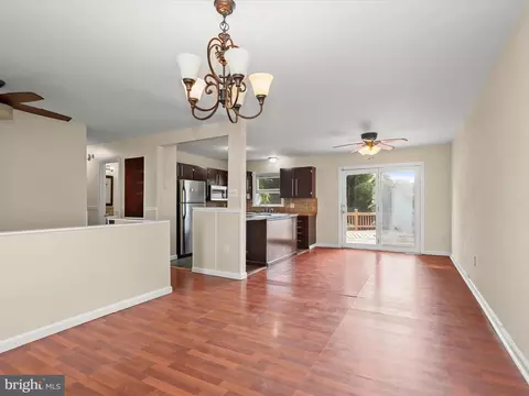 Living - 1608 Havre De Grace Dr, Edgewater, MD 21037 photo 5 of 10