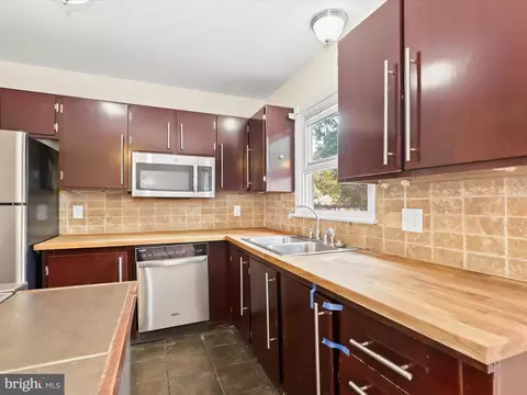 Kitchen - 1608 Havre De Grace Dr, Edgewater, MD 21037 photo 1 of 4