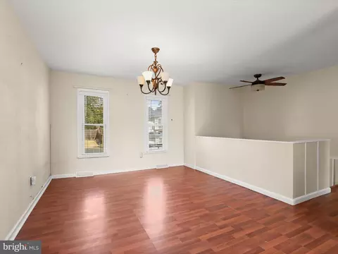 Living - 1608 Havre De Grace Dr, Edgewater, MD 21037 photo 4 of 10