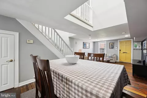 Entry Way - 24 Fleet St, Annapolis, MD 21401 photo 1 of 2