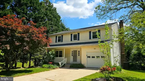 90 Foxchase Ct, Glen Burnie, MD 21061