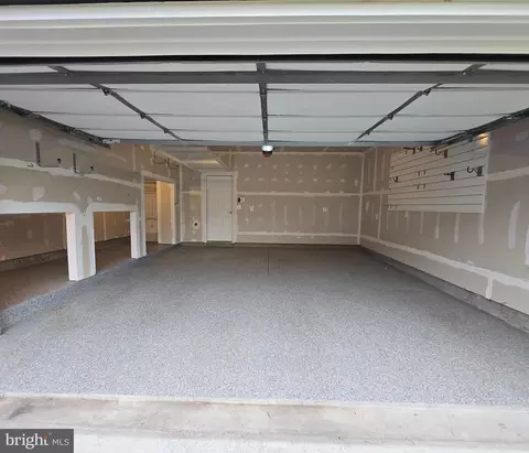 Entry Way - 7707 Cresap Ln, Hanover, MD 21076 photo 8 of 10
